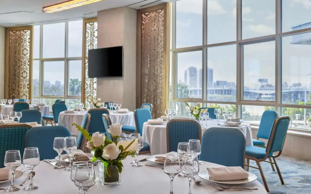 Hilton Cairo Nile Maadi