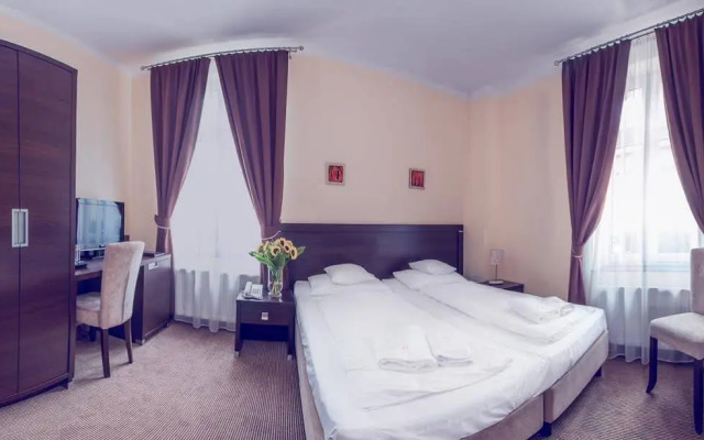 Hotel Niemcza SPA