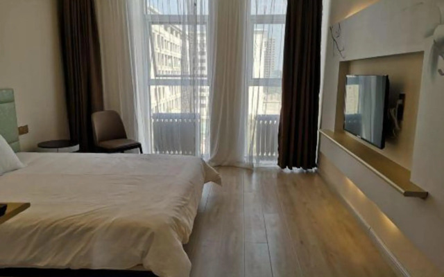 Xilinhot Magnolia Hotel