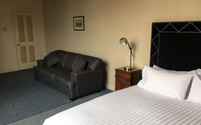 The Macquarie Hotel