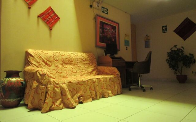 The Real House-Hostel