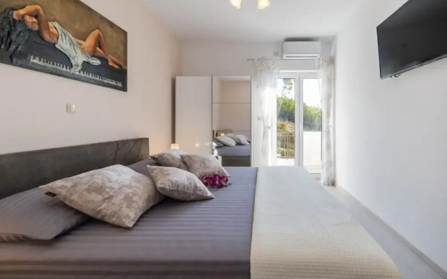 Apartment Tafra 2