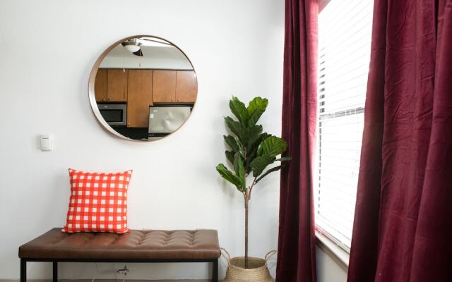 Chic West Campus Apts by WanderJaunt