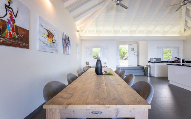 Spacious, Bright Villa - Spectacular Ocean View
