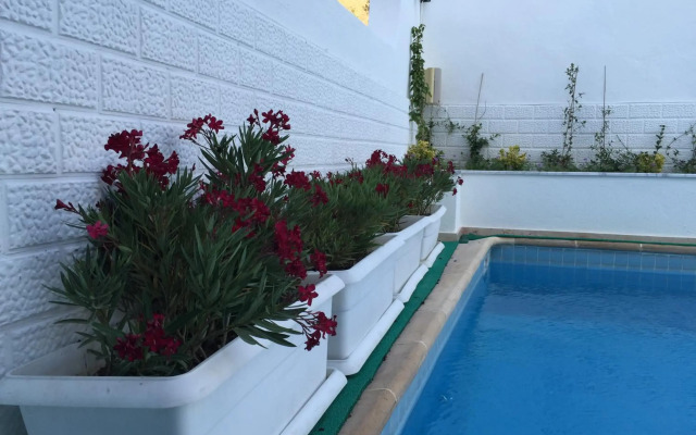 Cicek Apart Hotel