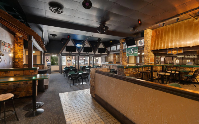 Ramada Plaza by Wyndham Regina Downtown