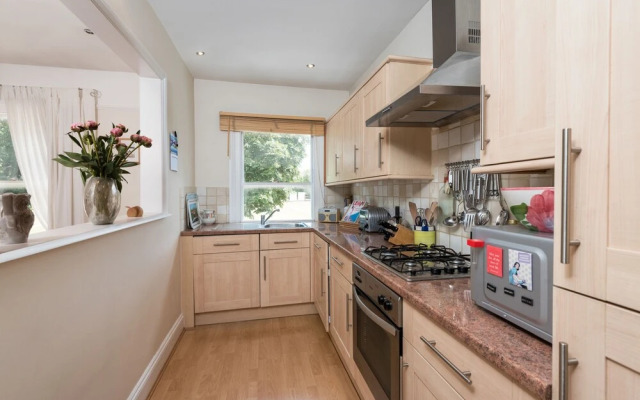 Traditional Richmond Home by Twickenham Green