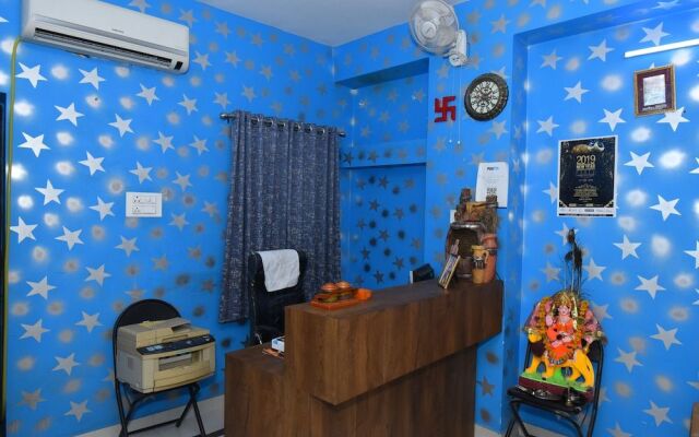 Oyo 38412 Kavya International