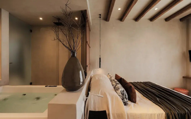 Tesoro Elegant escapes-suites