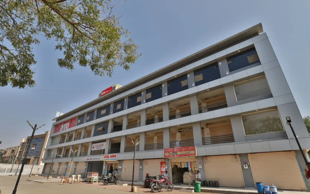 OYO 26476 Hotel Meridan Palace