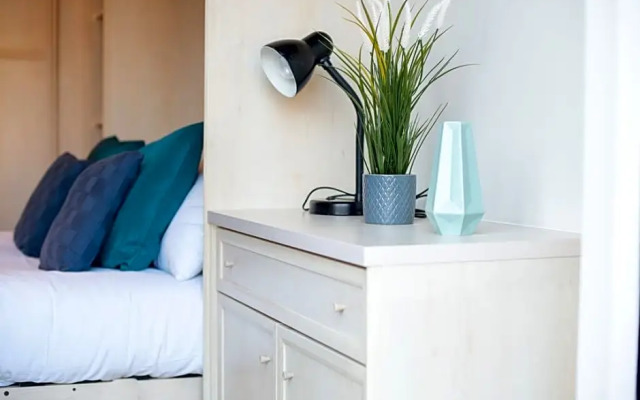 CAPITAL Sloane Street Studio with Balcony