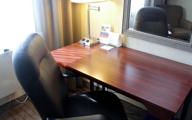 Holiday Inn and Suites Winnipeg Downtown by IHG