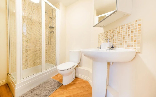 Bristol Luxury Apartment with Parking