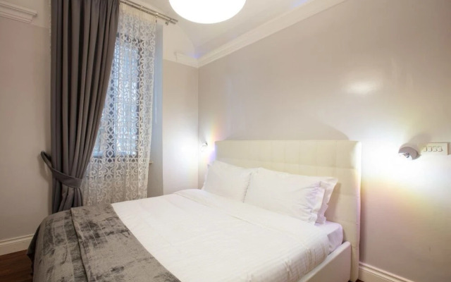 Modern and Elegant Flat Near Termini Station