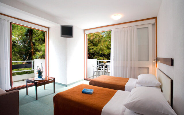 Sunrise Girandella Villas