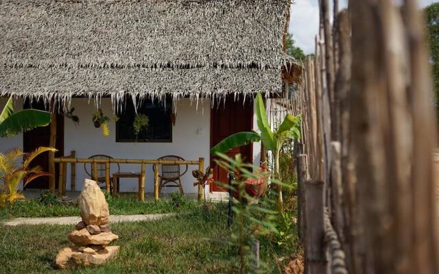 White Moon Bungalows