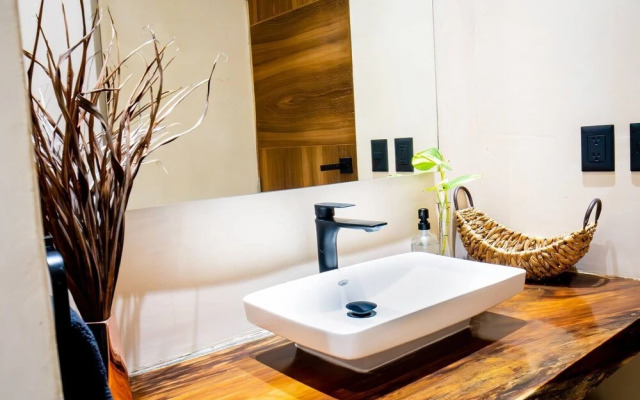 Studio Apt, Great Location, Amazing Rooftop Pool