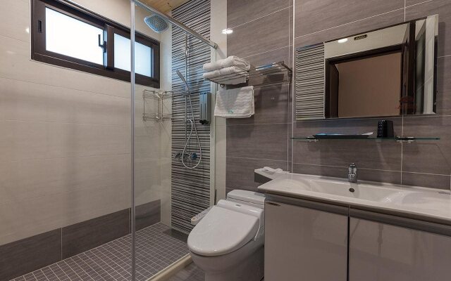 Visual Range B & B