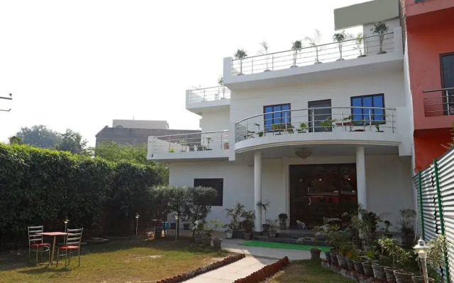 Oyo 10875 Optimum I Hotel