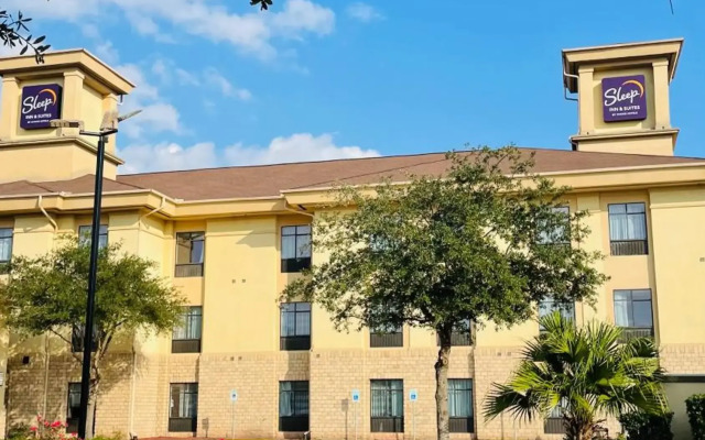 Sleep Inn & Suites Bush Intercontinental - IAH East