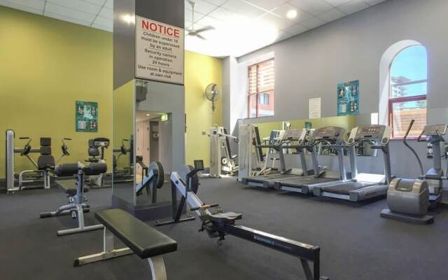 Ample Space In This 1 Bed Apt Also With Pool/Gym