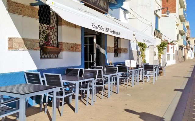 Bianca Seaview & Beach Apartment