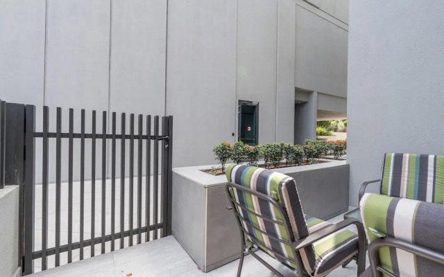 Czechin - Modern Studio JVC