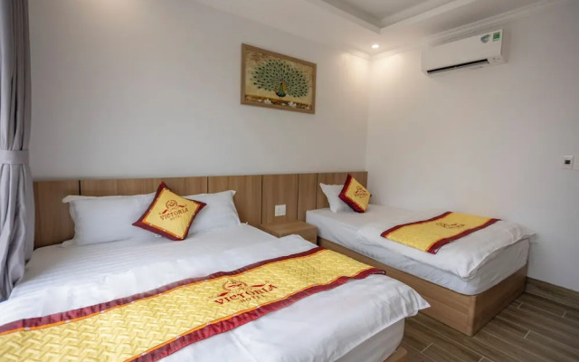 Victoria Hotel MC - by BAY LUXURY