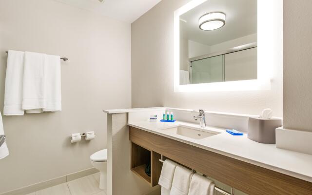 Holiday Inn Express & Suites Carrollton West by IHG