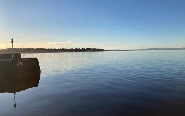 Luxury Apartment At Barron House