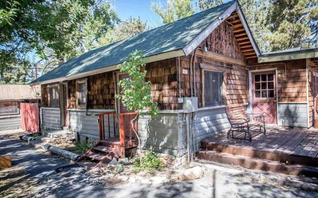 Shore Acres Lodge