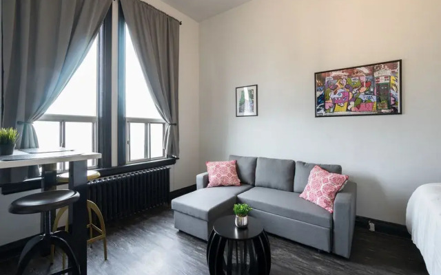 Applewood Suites - Toronto Traveler Loft