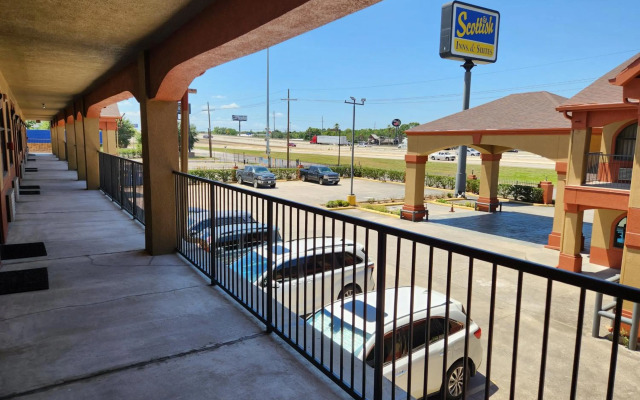 Scottish Inn & Suites