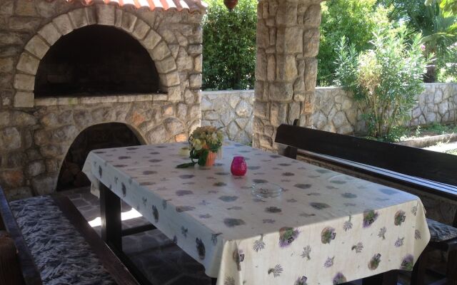 Apartments Bistrovic, Icici, Croatia