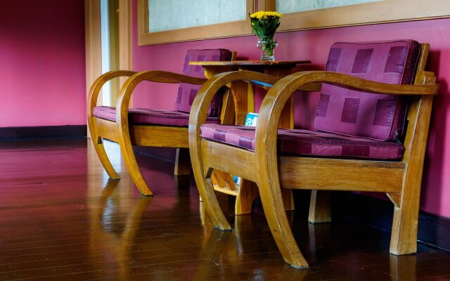 Saphan Krungthep Hostel & Spa