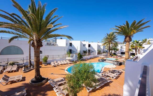 Apartamentos Fayna  Flamingo Lanzarote