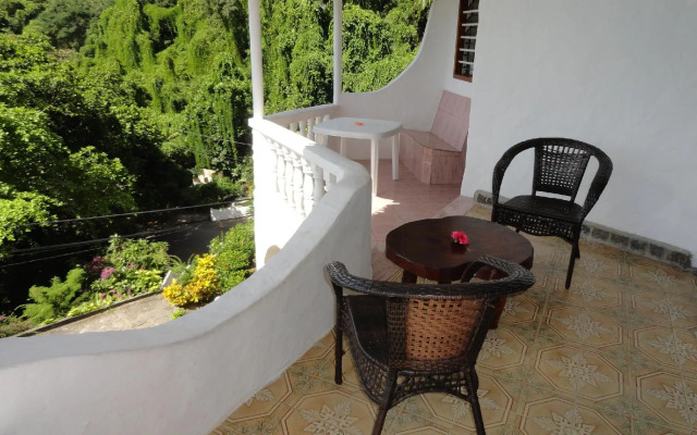 Lazare Picault Hotel