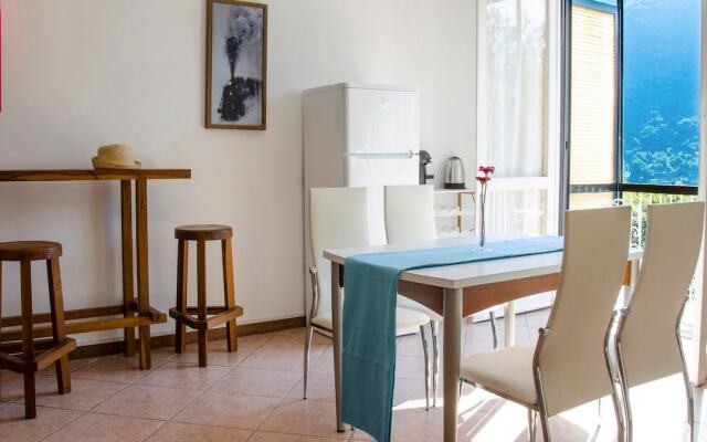 Altido House on the Lake Shore