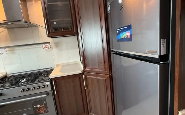 3bedroom Aprt of 200sqm Near Movenpick Hotel Amman