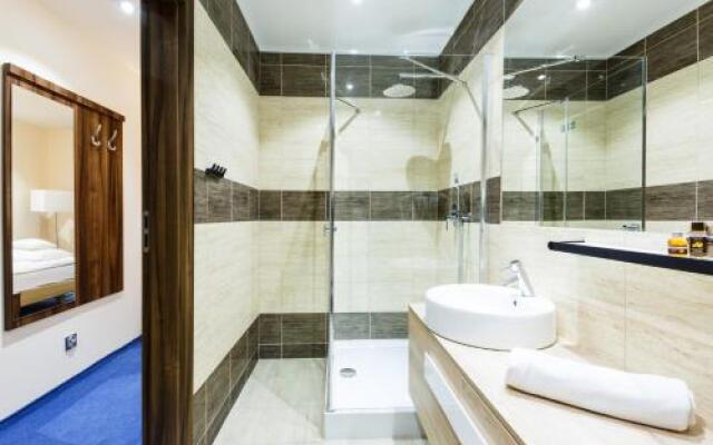Hotel Sanvit Lake Resort & Spa