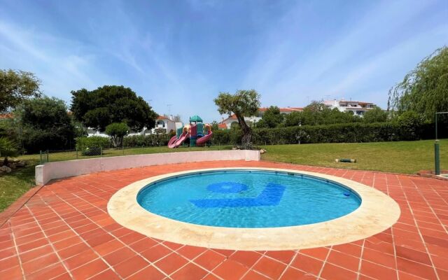 Albufeira Twins 1 With Pool by Homing