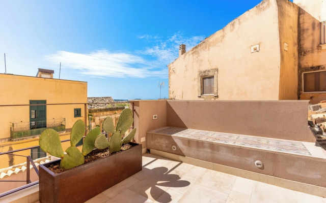 Charming Nest with Terrace by Wonderful Italy