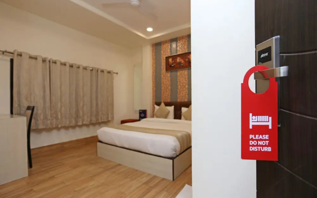 OYO 9649 Hotel Vijay Palace
