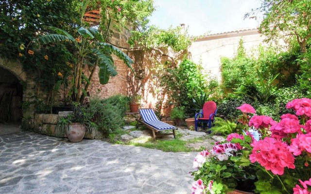 Great Romantic Village House in the Center of Felanitx and not far From the sea
