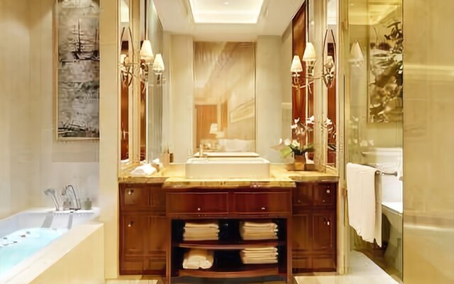 Wuyuan Xingjiang Bay Holiday Hotel