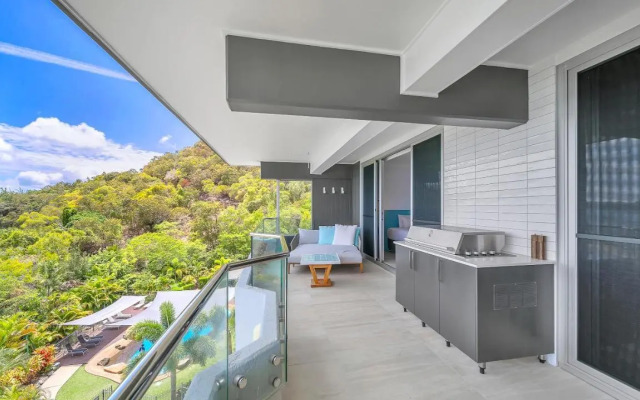 The Elite F208 by HamoRent on Hamilton Island