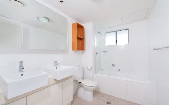 Cote D'Azur, Unit 7/61 Donald Street