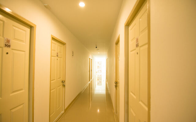 At Ease Hotel Suvarnabhumi