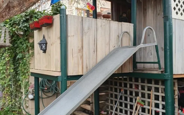 Water Bay Villa Bed and Breakfast