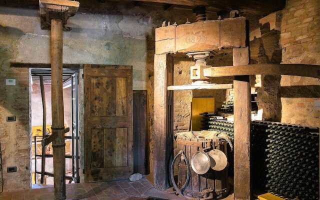 Luxury Sustainability and Eco Pool in Tower Apt